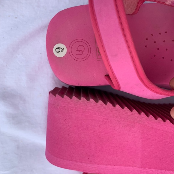Urban Outfitters Pink Platforms - Picture 2 of 3